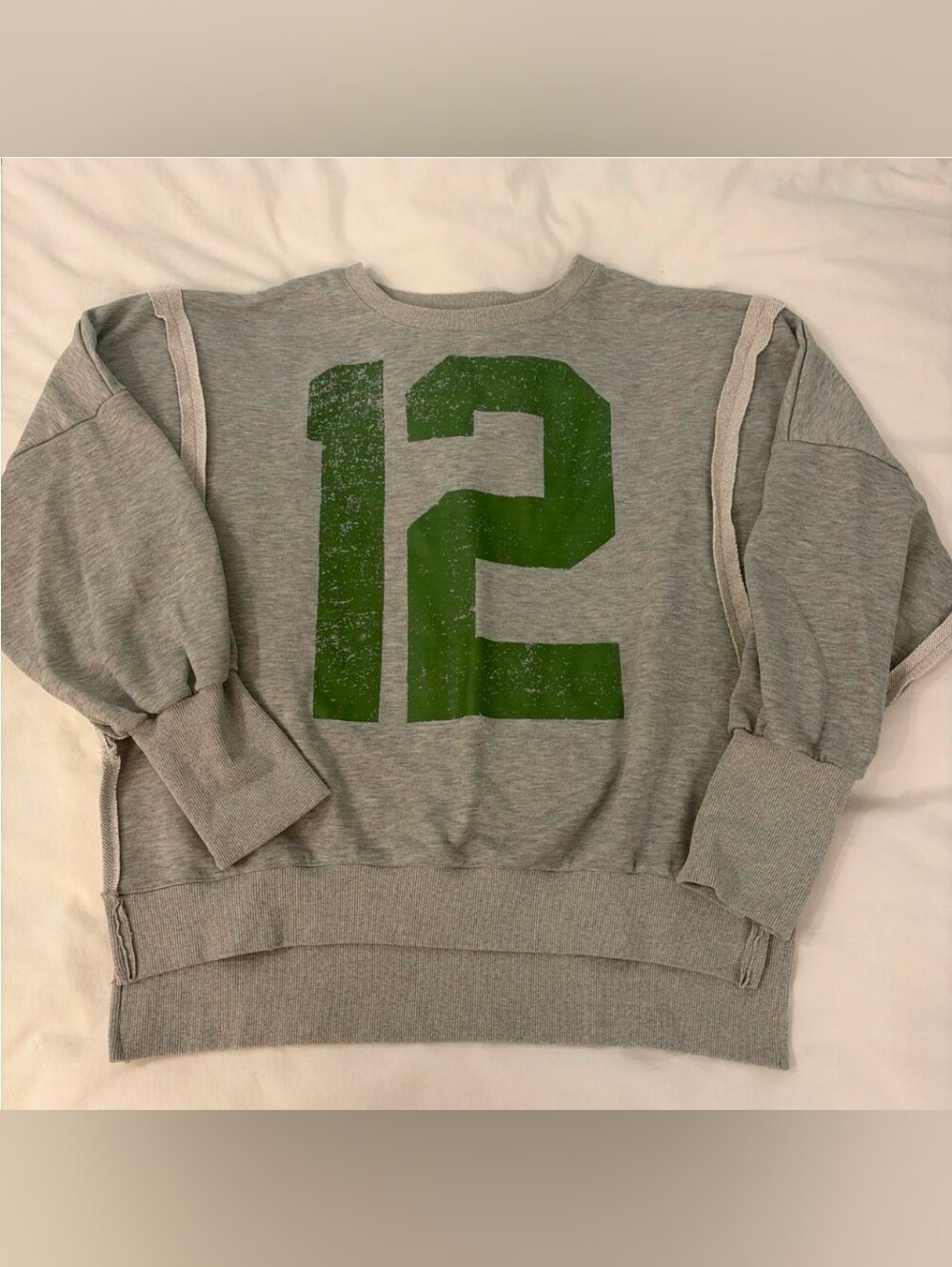 Graphic Gray crewneck sweatshirt with green number 12, oversize fit, Size M